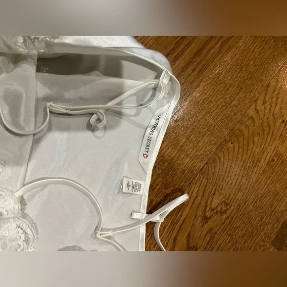 vintage white lace top lingerie Victorias Secret size small - Picture 3 of 3